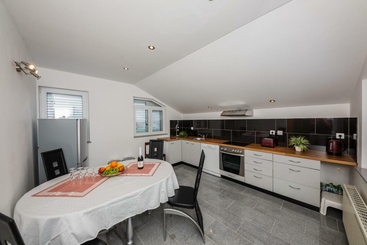 Apartman Lucija Kastela Exterior photo