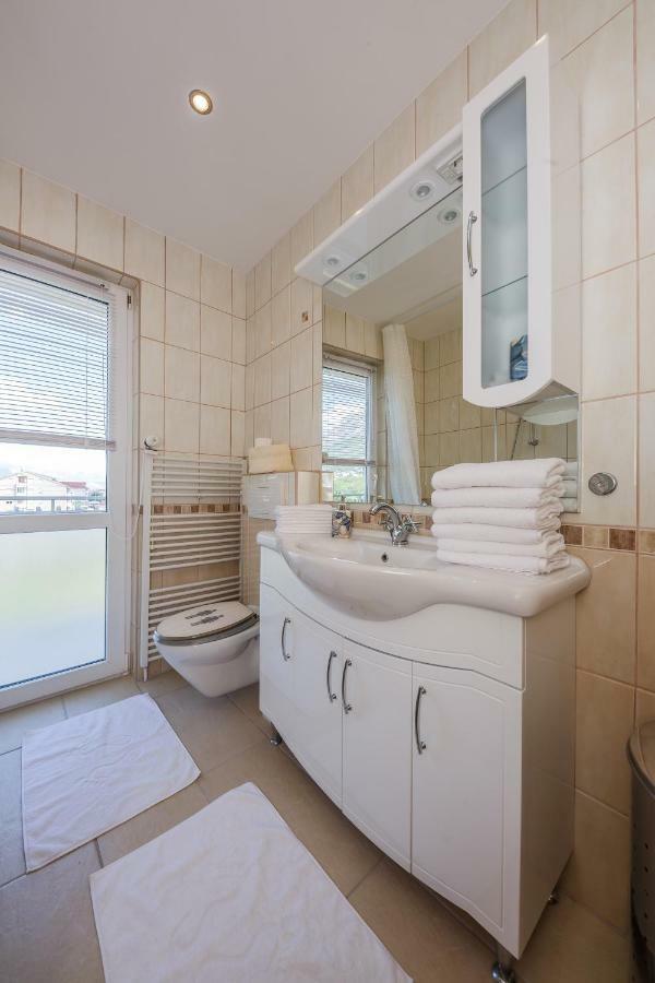 Apartman Lucija Kastela Exterior photo